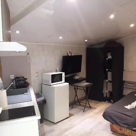 Chalet Type Studio De Charme Avec Jacuzzi * Touet-de-l'Escarene